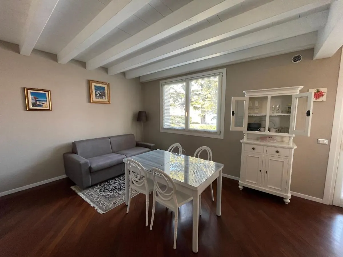 Desehouse Apartment Desenzano del Garda Italy