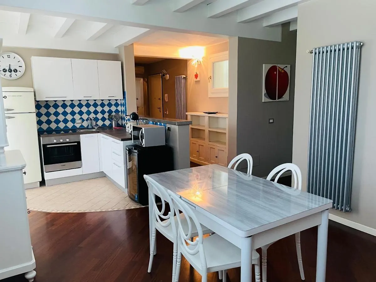 Desehouse Apartment Desenzano del Garda Italy