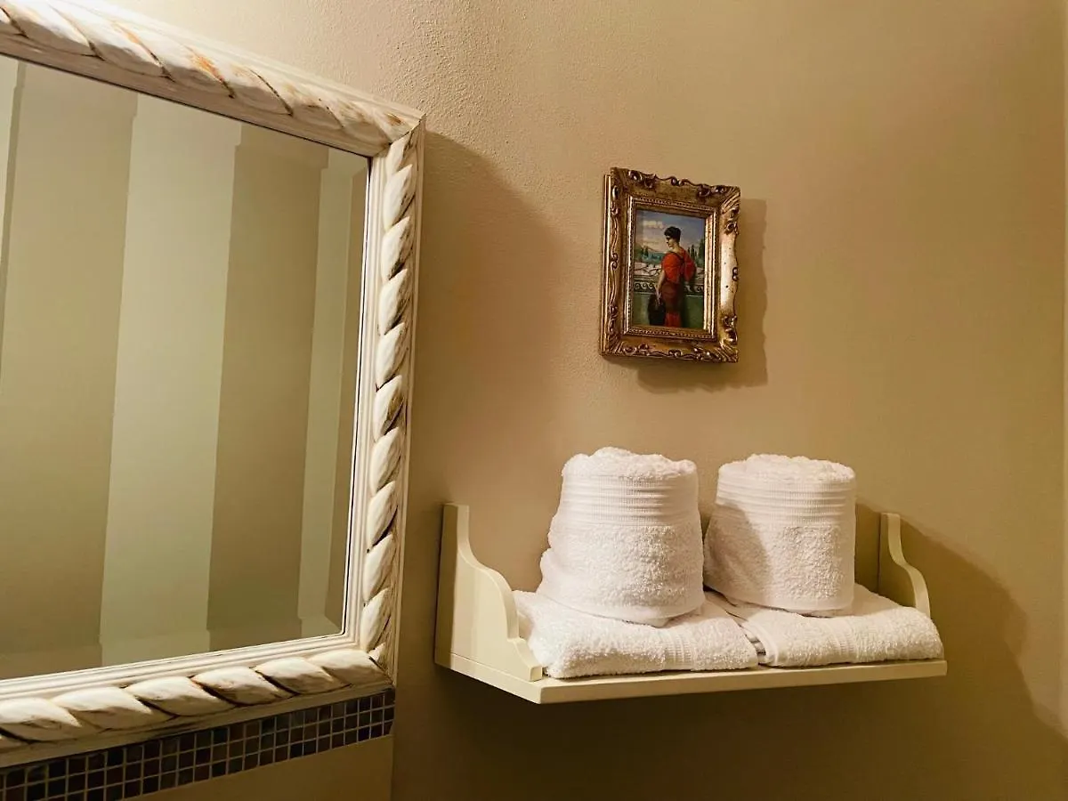 Desehouse Apartment Desenzano del Garda 0*,  Italy